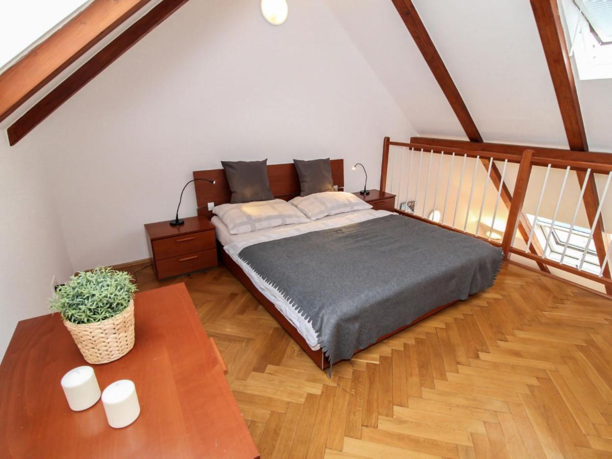 O21 By Interhome