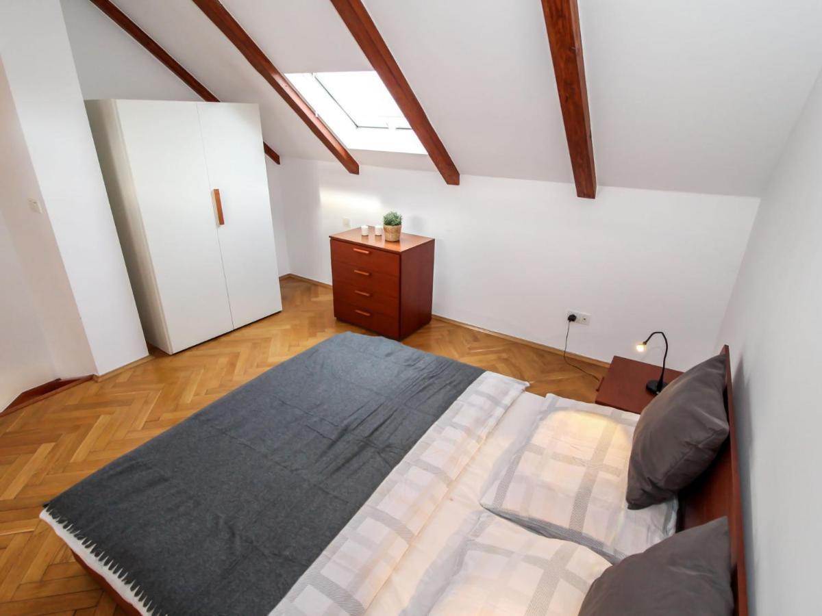 O21 By Interhome Apartmán *